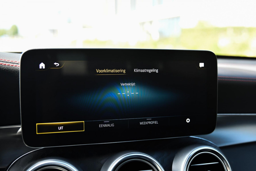 Mercedes-Benz GLC Coupé 300e 4MATIC AMG, BTW, Night ed. Pano, Digital, Memory, 360, Keyless, CarPlay, Sfeer!