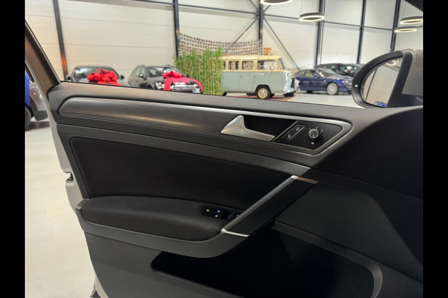 Volkswagen GOLF Variant 1.6 TDI Comfortline Garantie NAP Dealerondh Trekhaak CarPlay Massage Adoptieve Cruise Clima Navi Rijklaar