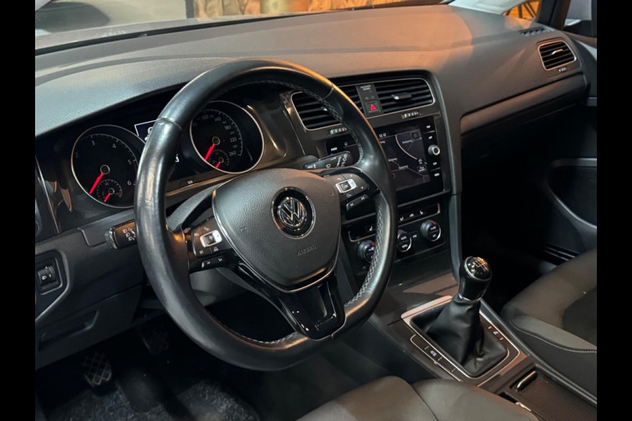 Volkswagen GOLF Variant 1.6 TDI Comfortline Garantie NAP Dealerondh Trekhaak CarPlay Massage Adoptieve Cruise Clima Navi Rijklaar