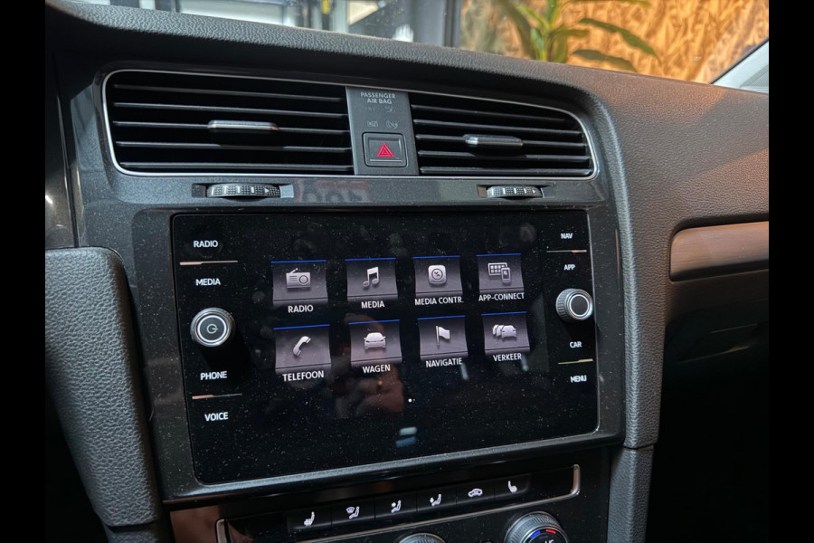 Volkswagen GOLF Variant 1.6 TDI Comfortline Garantie NAP Dealerondh Trekhaak CarPlay Massage Adoptieve Cruise Clima Navi Rijklaar