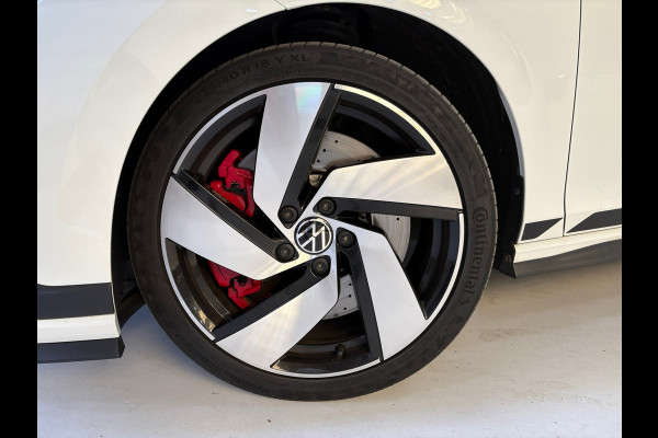 Volkswagen Golf 2.0 TSI GTI CLUBSPORT 300pk panorama