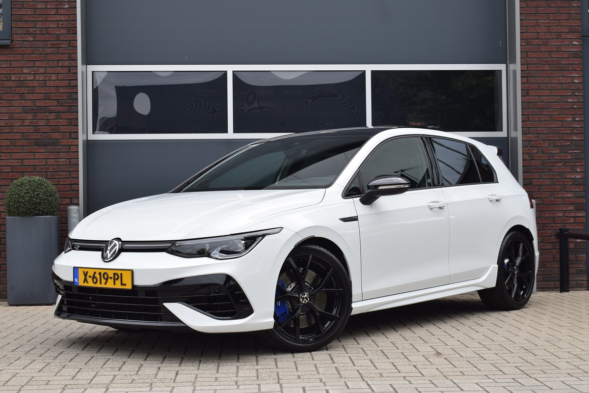 Volkswagen Golf R Performance 2.0 TSI 333pk 4-Motion | Origineel NL | Akrapovič Volkswagen Golf R Performance 2.0 TSI 333pk 4-Motion | Origineel NL | Akrapovič