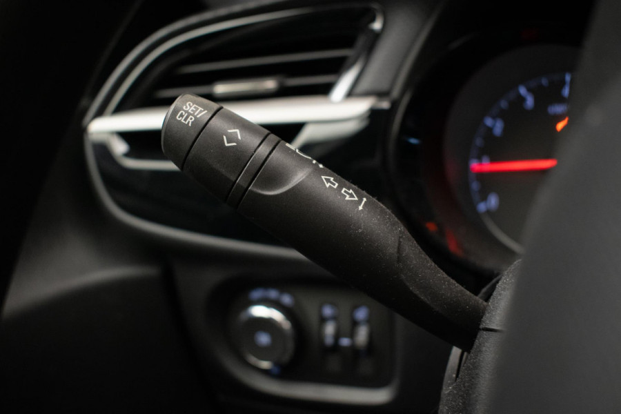 Opel Corsa 1.2 Edition Sport (APPLE CARPLAY,NAVI,CRUISE,LANE ASSIST,BLACKPACK,BLUETOOTH,SPORTSTOELEN,NIEUWE APK,NETTE STAAT)