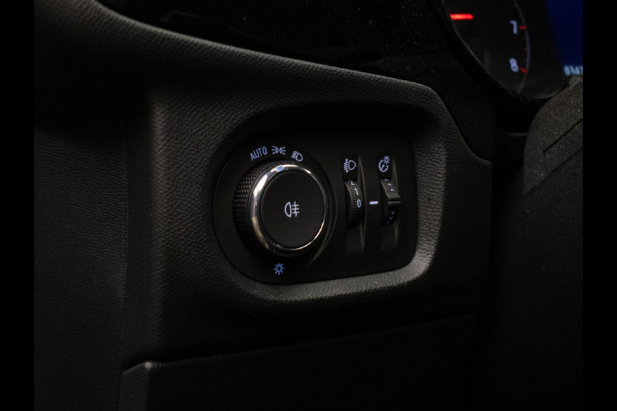 Opel Corsa 1.2 Edition Sport (APPLE CARPLAY,NAVI,CRUISE,LANE ASSIST,BLACKPACK,BLUETOOTH,SPORTSTOELEN,NIEUWE APK,NETTE STAAT)