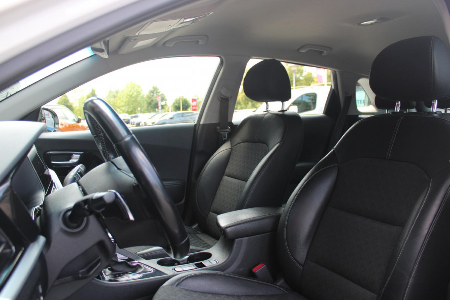Kia Niro 1.6 GDi 142PK AUTOMAAT Hybrid DYNAMICLINE | NAVIGATIE | APPLE CARPLAY/ANDROID AUTO | ACHTERUITRIJ CAMERA | DAB+ RADIO | CLIMATE CONTROL | LANE ASSIST |