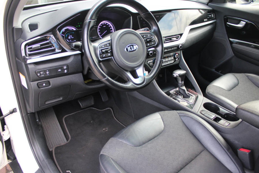 Kia Niro 1.6 GDi 142PK AUTOMAAT Hybrid DYNAMICLINE | NAVIGATIE | APPLE CARPLAY/ANDROID AUTO | ACHTERUITRIJ CAMERA | DAB+ RADIO | CLIMATE CONTROL | LANE ASSIST |