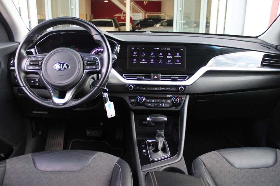 Kia Niro 1.6 GDi 142PK AUTOMAAT Hybrid DYNAMICLINE | NAVIGATIE | APPLE CARPLAY/ANDROID AUTO | ACHTERUITRIJ CAMERA | DAB+ RADIO | CLIMATE CONTROL | LANE ASSIST |
