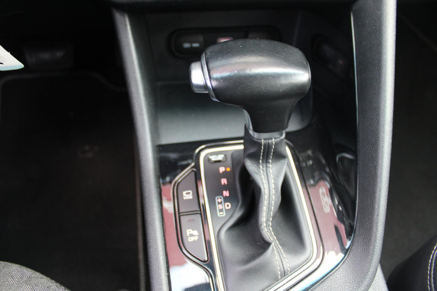 Kia Niro 1.6 GDi 142PK AUTOMAAT Hybrid DYNAMICLINE | NAVIGATIE | APPLE CARPLAY/ANDROID AUTO | ACHTERUITRIJ CAMERA | DAB+ RADIO | CLIMATE CONTROL | LANE ASSIST |