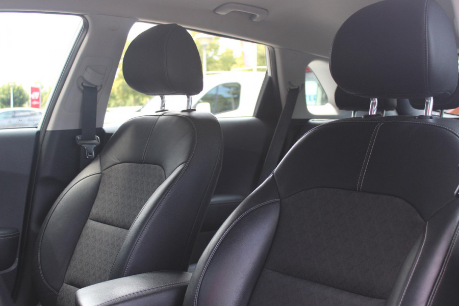 Kia Niro 1.6 GDi 142PK AUTOMAAT Hybrid DYNAMICLINE | NAVIGATIE | APPLE CARPLAY/ANDROID AUTO | ACHTERUITRIJ CAMERA | DAB+ RADIO | CLIMATE CONTROL | LANE ASSIST |