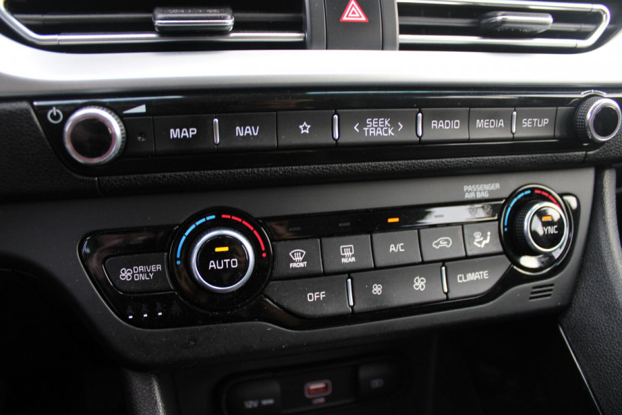 Kia Niro 1.6 GDi 142PK AUTOMAAT Hybrid DYNAMICLINE | NAVIGATIE | APPLE CARPLAY/ANDROID AUTO | ACHTERUITRIJ CAMERA | DAB+ RADIO | CLIMATE CONTROL | LANE ASSIST |