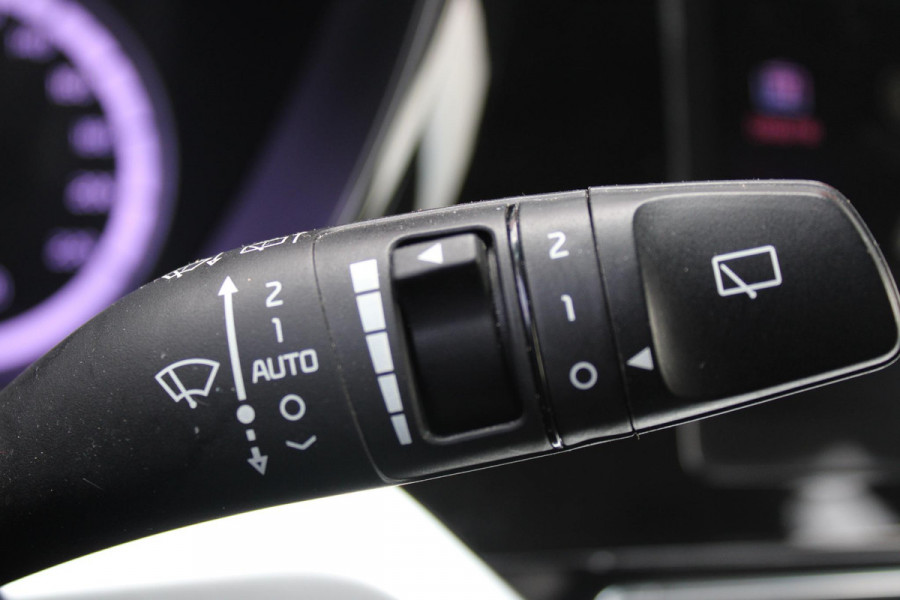 Kia Niro 1.6 GDi 142PK AUTOMAAT Hybrid DYNAMICLINE | NAVIGATIE | APPLE CARPLAY/ANDROID AUTO | ACHTERUITRIJ CAMERA | DAB+ RADIO | CLIMATE CONTROL | LANE ASSIST |