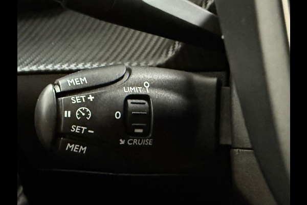Peugeot 208 1.2 PureTech Allure | Navi | Carplay