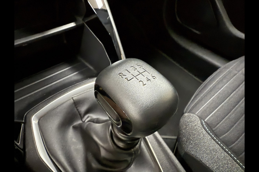 Peugeot 208 1.2 PureTech Allure | Navi | Carplay