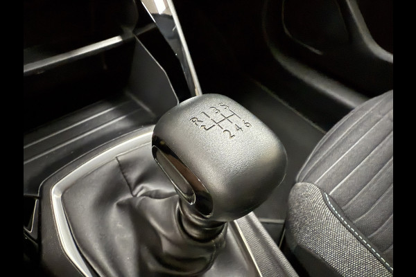 Peugeot 208 1.2 PureTech Allure | Navi | Carplay