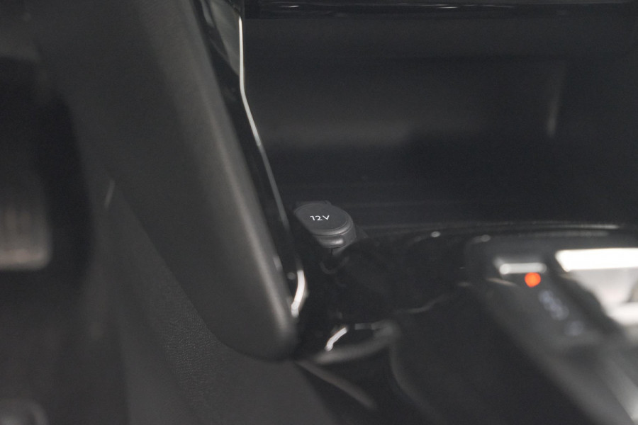 Peugeot 2008 Hybrid 136 e-DCS6 Allure | 360 Camera | Adaptieve Cruise Control | Dodehoekdetectie | Navigatie