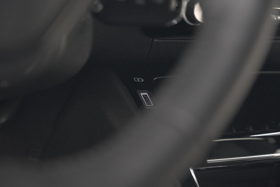 Peugeot 2008 Hybrid 136 e-DCS6 Allure | 360 Camera | Adaptieve Cruise Control | Dodehoekdetectie | Navigatie