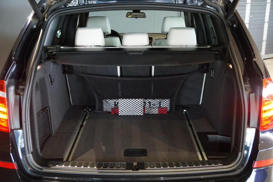 BMW X3 sDrive20i Centennial High Executive M SPORT / TREKHAAK ELEKTRISCH / INDIVIDUAL / CAMERA