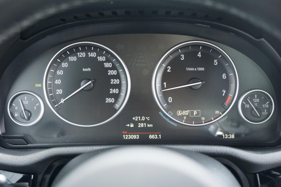 BMW X3 sDrive20i Centennial High Executive M SPORT / TREKHAAK ELEKTRISCH / INDIVIDUAL / CAMERA