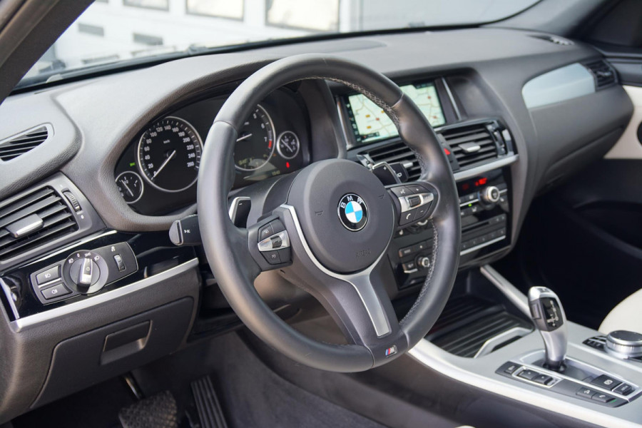 BMW X3 sDrive20i Centennial High Executive M SPORT / TREKHAAK ELEKTRISCH / INDIVIDUAL / CAMERA