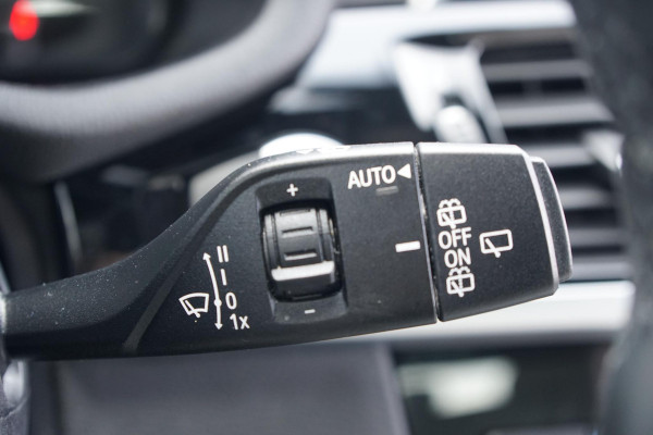BMW X3 sDrive20i Centennial High Executive M SPORT / TREKHAAK ELEKTRISCH / INDIVIDUAL / CAMERA