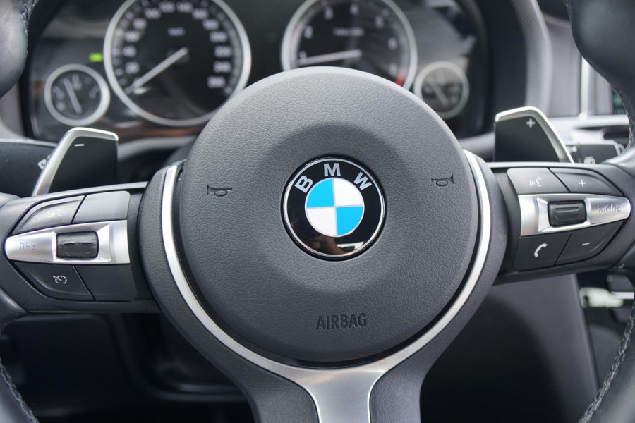 BMW X3 sDrive20i Centennial High Executive M SPORT / TREKHAAK ELEKTRISCH / INDIVIDUAL / CAMERA
