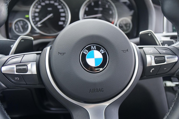 BMW X3 sDrive20i Centennial High Executive M SPORT / TREKHAAK ELEKTRISCH / INDIVIDUAL / CAMERA
