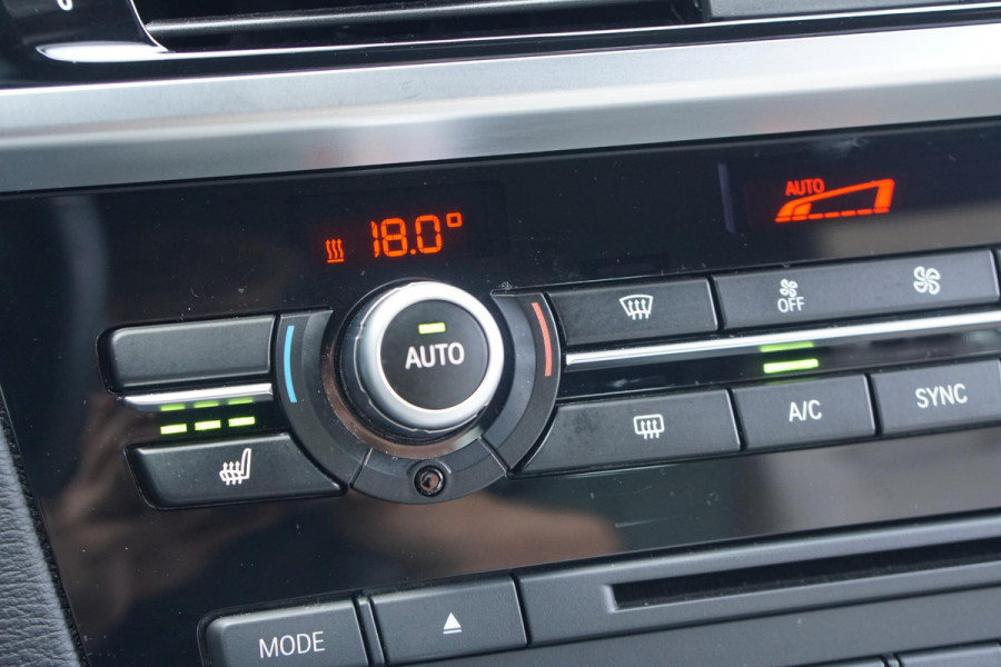 BMW X3 sDrive20i Centennial High Executive M SPORT / TREKHAAK ELEKTRISCH / INDIVIDUAL / CAMERA