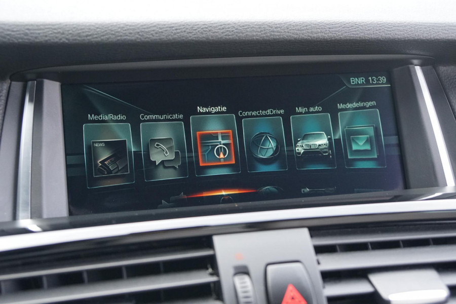 BMW X3 sDrive20i Centennial High Executive M SPORT / TREKHAAK ELEKTRISCH / INDIVIDUAL / CAMERA
