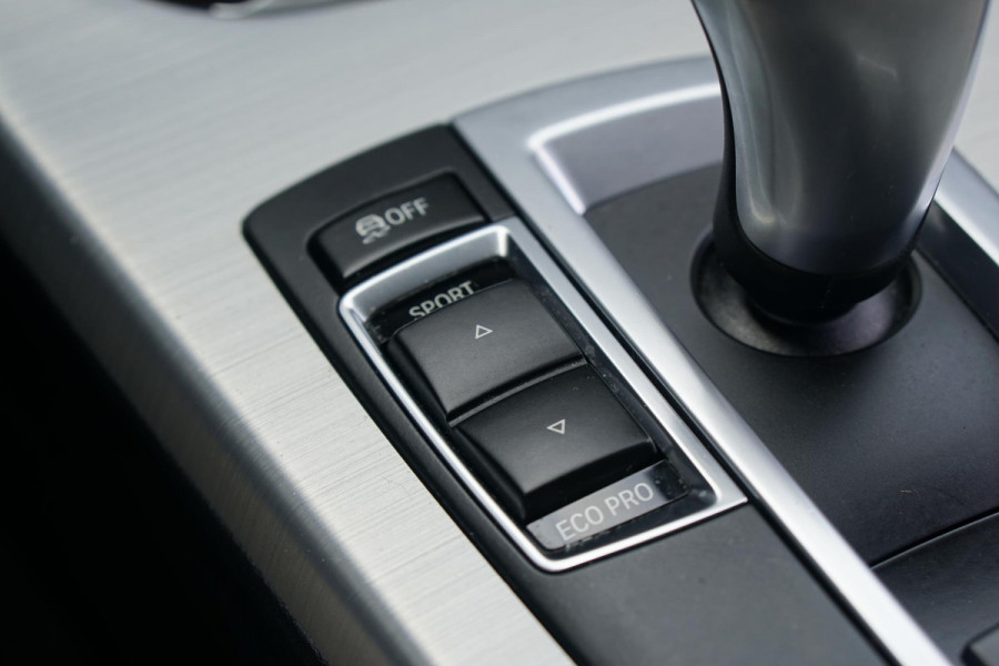 BMW X3 sDrive20i Centennial High Executive M SPORT / TREKHAAK ELEKTRISCH / INDIVIDUAL / CAMERA