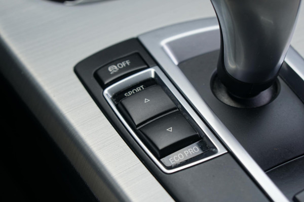 BMW X3 sDrive20i Centennial High Executive M SPORT / TREKHAAK ELEKTRISCH / INDIVIDUAL / CAMERA