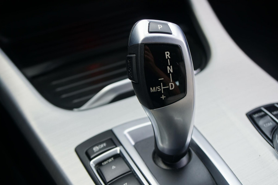 BMW X3 sDrive20i Centennial High Executive M SPORT / TREKHAAK ELEKTRISCH / INDIVIDUAL / CAMERA