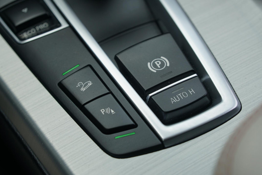 BMW X3 sDrive20i Centennial High Executive M SPORT / TREKHAAK ELEKTRISCH / INDIVIDUAL / CAMERA