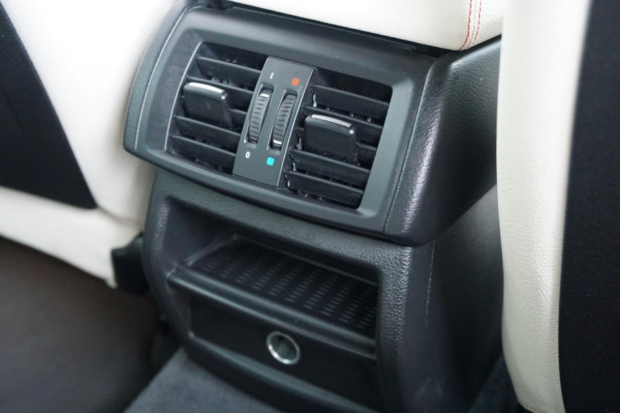 BMW X3 sDrive20i Centennial High Executive M SPORT / TREKHAAK ELEKTRISCH / INDIVIDUAL / CAMERA