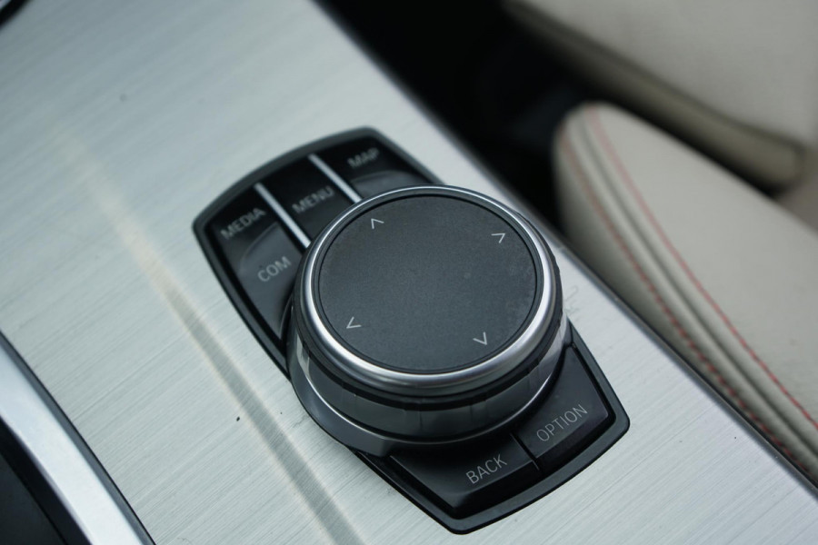 BMW X3 sDrive20i Centennial High Executive M SPORT / TREKHAAK ELEKTRISCH / INDIVIDUAL / CAMERA