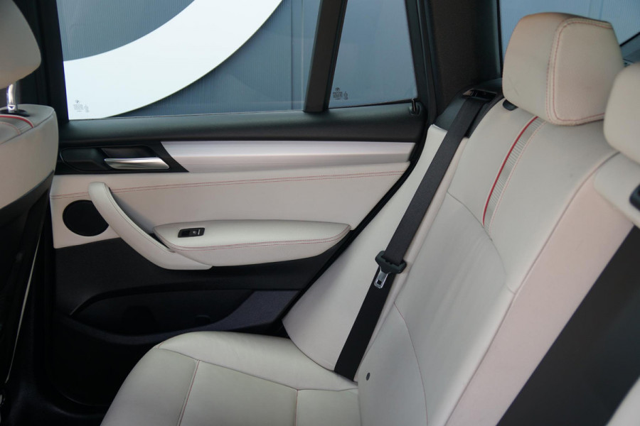 BMW X3 sDrive20i Centennial High Executive M SPORT / TREKHAAK ELEKTRISCH / INDIVIDUAL / CAMERA