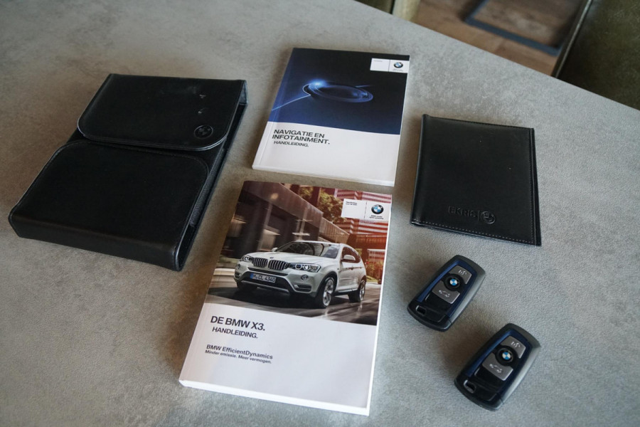BMW X3 sDrive20i Centennial High Executive M SPORT / TREKHAAK ELEKTRISCH / INDIVIDUAL / CAMERA