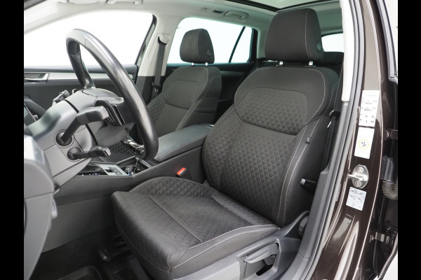 Škoda Superb Combi 1.4 TSI iV Business Edition Plus | Panoramadak | Trekhaak | Canton | Keyless | Adaptive Cruise | Carplay