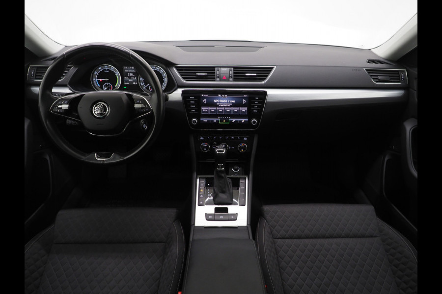 Škoda Superb Combi 1.4 TSI iV Business Edition Plus | Panoramadak | Trekhaak | Canton | Keyless | Adaptive Cruise | Carplay