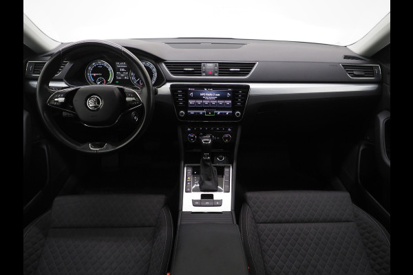 Škoda Superb Combi 1.4 TSI iV Business Edition Plus | Panoramadak | Trekhaak | Canton | Keyless | Adaptive Cruise | Carplay