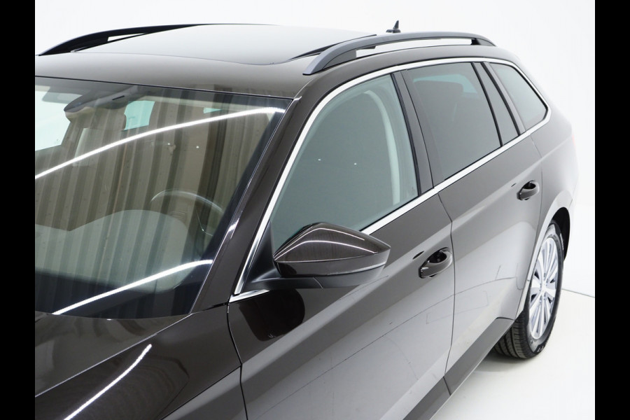 Škoda Superb Combi 1.4 TSI iV Business Edition Plus | Panoramadak | Trekhaak | Canton | Keyless | Adaptive Cruise | Carplay