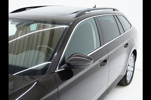 Škoda Superb Combi 1.4 TSI iV Business Edition Plus | Panoramadak | Trekhaak | Canton | Keyless | Adaptive Cruise | Carplay