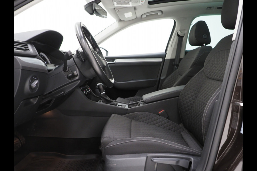 Škoda Superb Combi 1.4 TSI iV Business Edition Plus | Panoramadak | Trekhaak | Canton | Keyless | Adaptive Cruise | Carplay
