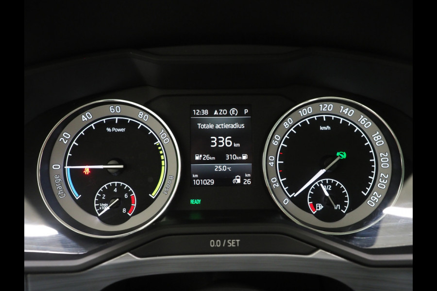 Škoda Superb Combi 1.4 TSI iV Business Edition Plus | Panoramadak | Trekhaak | Canton | Keyless | Adaptive Cruise | Carplay