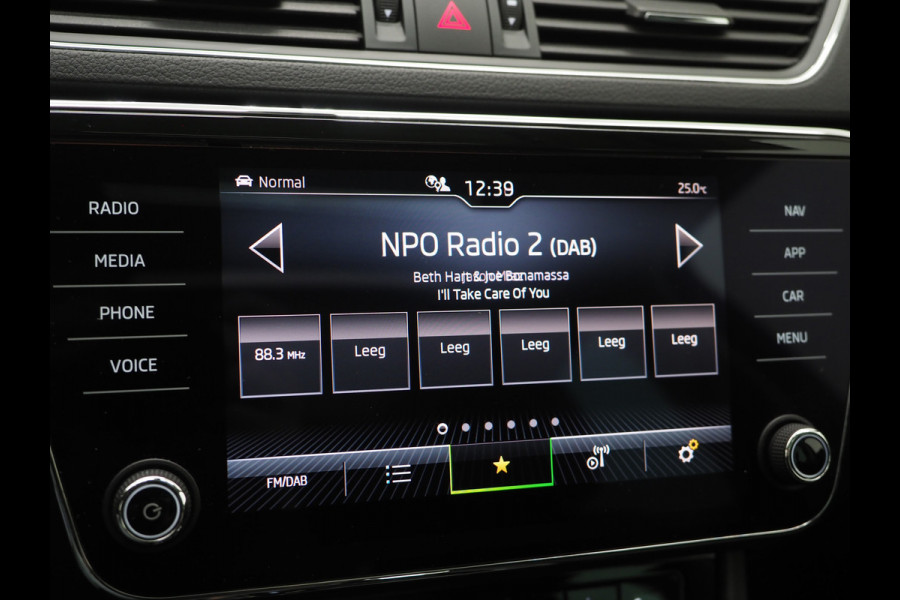 Škoda Superb Combi 1.4 TSI iV Business Edition Plus | Panoramadak | Trekhaak | Canton | Keyless | Adaptive Cruise | Carplay