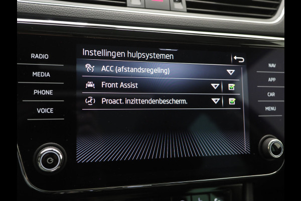 Škoda Superb Combi 1.4 TSI iV Business Edition Plus | Panoramadak | Trekhaak | Canton | Keyless | Adaptive Cruise | Carplay