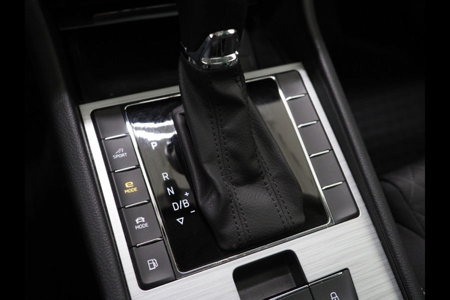 Škoda Superb Combi 1.4 TSI iV Business Edition Plus | Panoramadak | Trekhaak | Canton | Keyless | Adaptive Cruise | Carplay