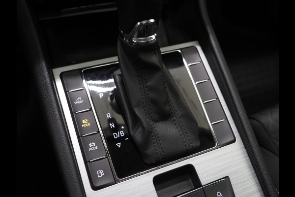 Škoda Superb Combi 1.4 TSI iV Business Edition Plus | Panoramadak | Trekhaak | Canton | Keyless | Adaptive Cruise | Carplay