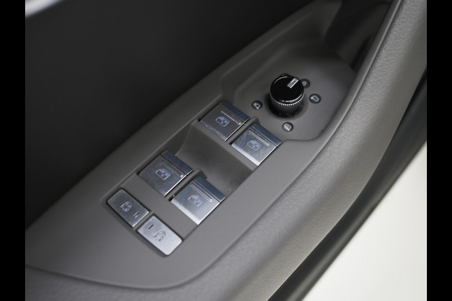 Audi A6 Avant 55 TFSI e quattro Competition | Panoramadak | Camera | Adaptive Cruise | Keyless | Virtual | Carplay