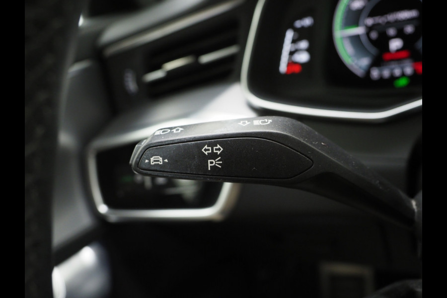 Audi A6 Avant 55 TFSI e quattro Competition | Panoramadak | Camera | Adaptive Cruise | Keyless | Virtual | Carplay