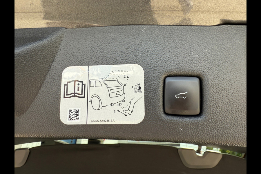 Ford Kuga 2.5 PHEV ST-Line X Trekhaak / Schuifdak (RIJKLAARPRIJS/BOVAG)